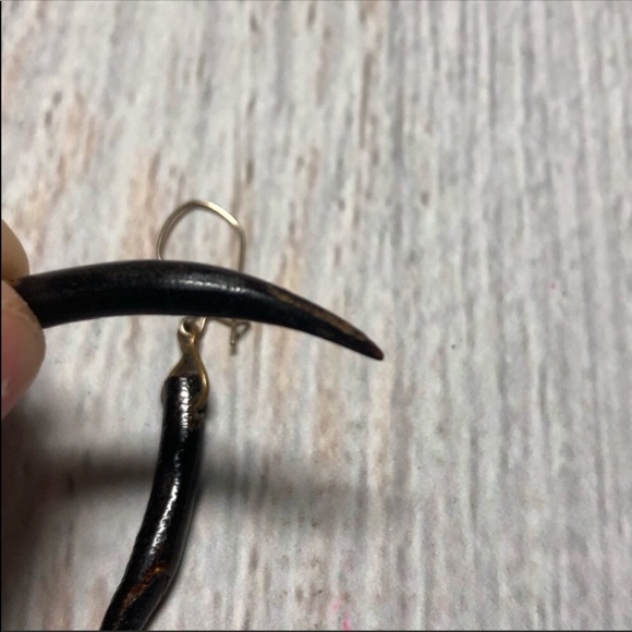 Rare vintage 1” Long bear Nails Earrings - Picture 3 of 3